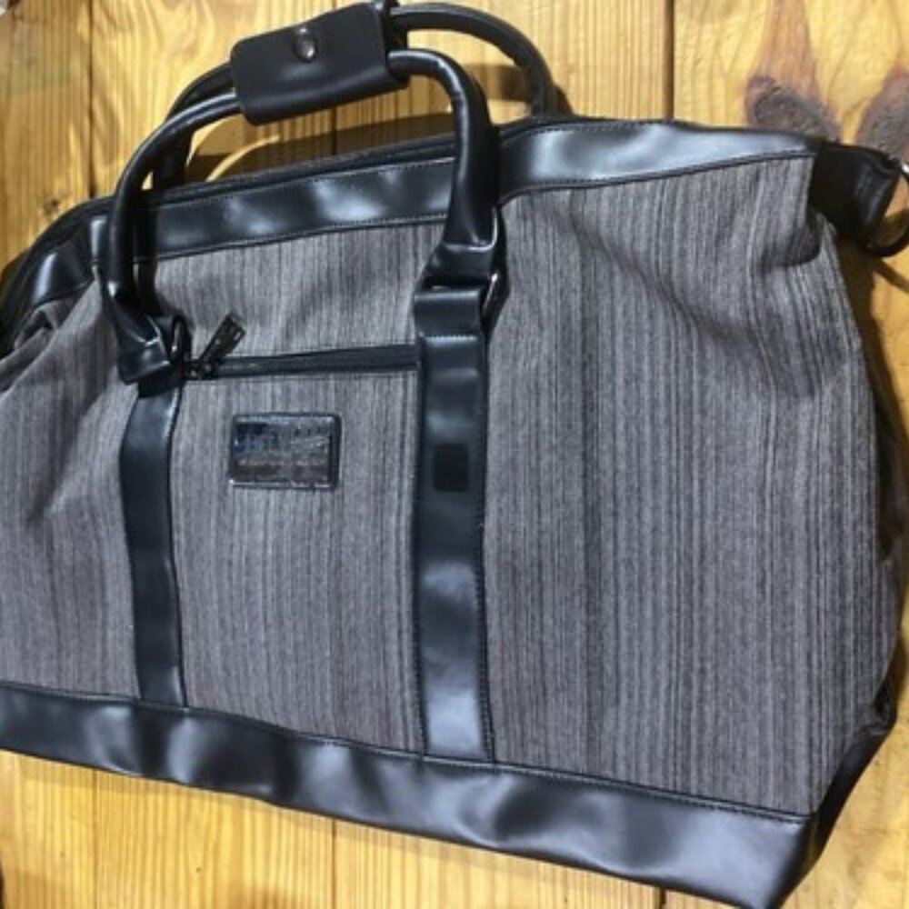 LifeTime Fitness Duffle Bag Healthy Way of Life Gym Gear Travel Gray Black